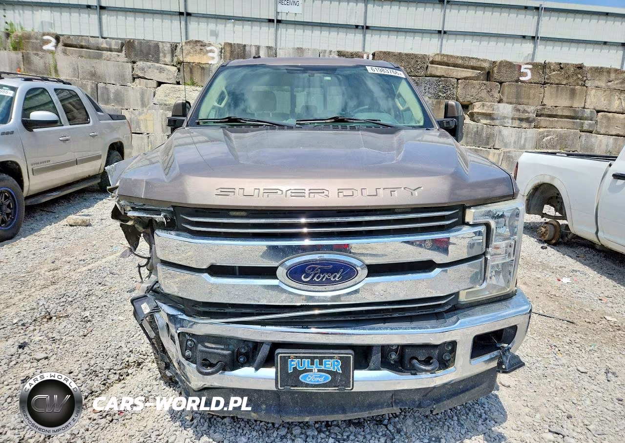 2018 Ford F250 Super Duty VIN:1FT7X2B63JEC38002 - 5