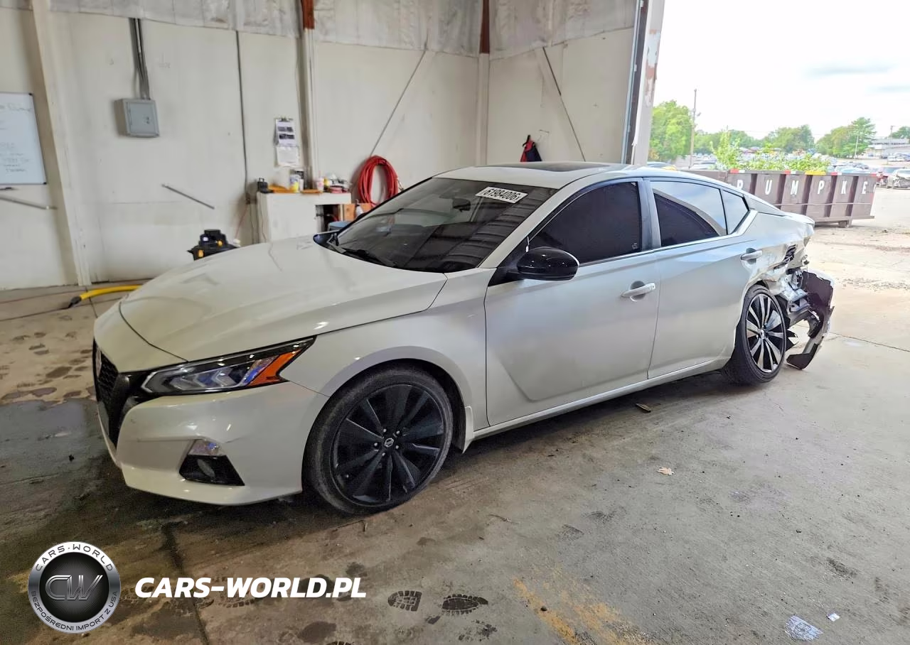 2022 Nissan Altima Sr – zdjęcie 1 z 12