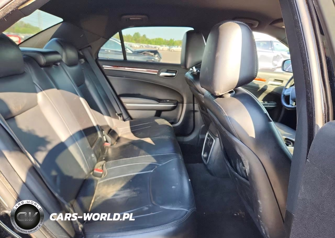 2014 Chrysler 300 VIN:2C3CCARG3EH146720 - 10