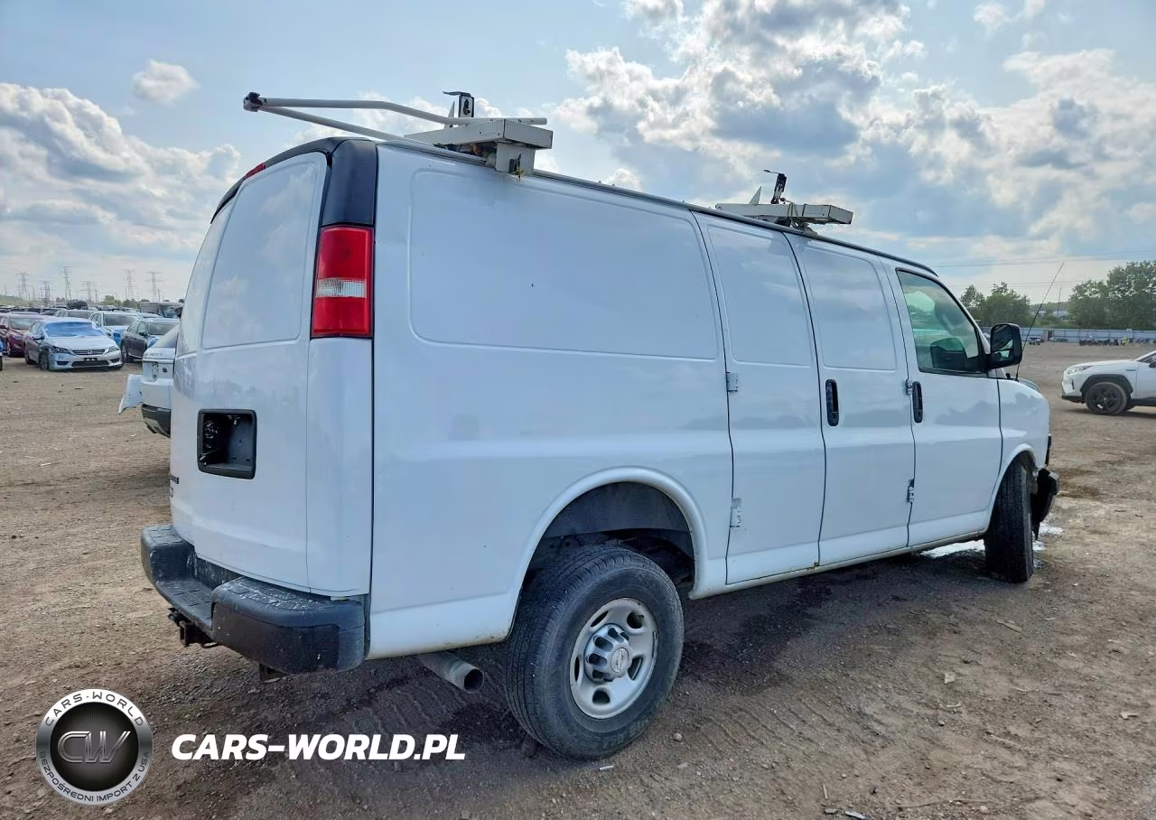 2018 Chevrolet Express VIN:1GCZGGFG6J1184629 - 3