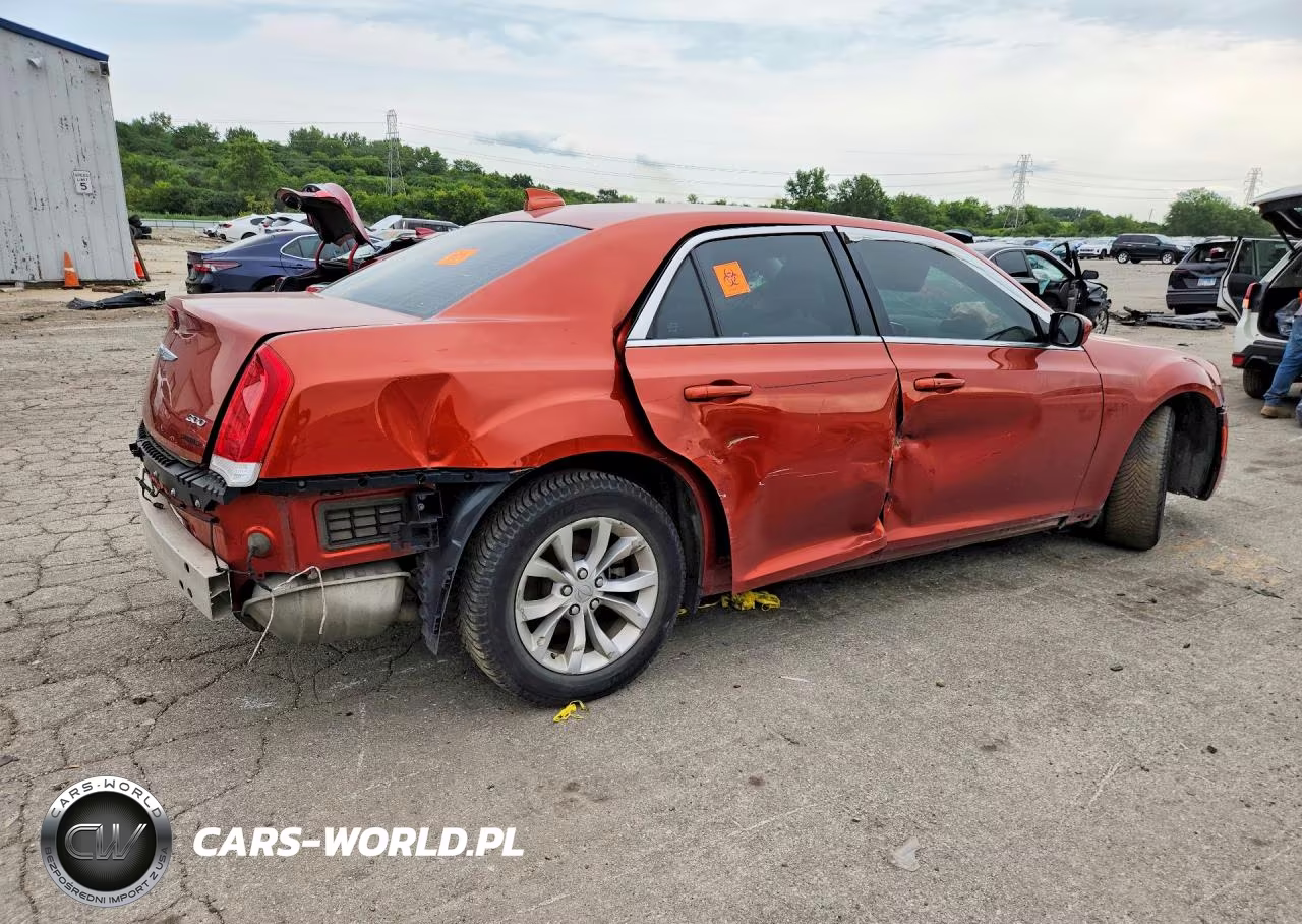2021 Chrysler 300 Touring VIN:2C3CCAAGXMH650403 - 3