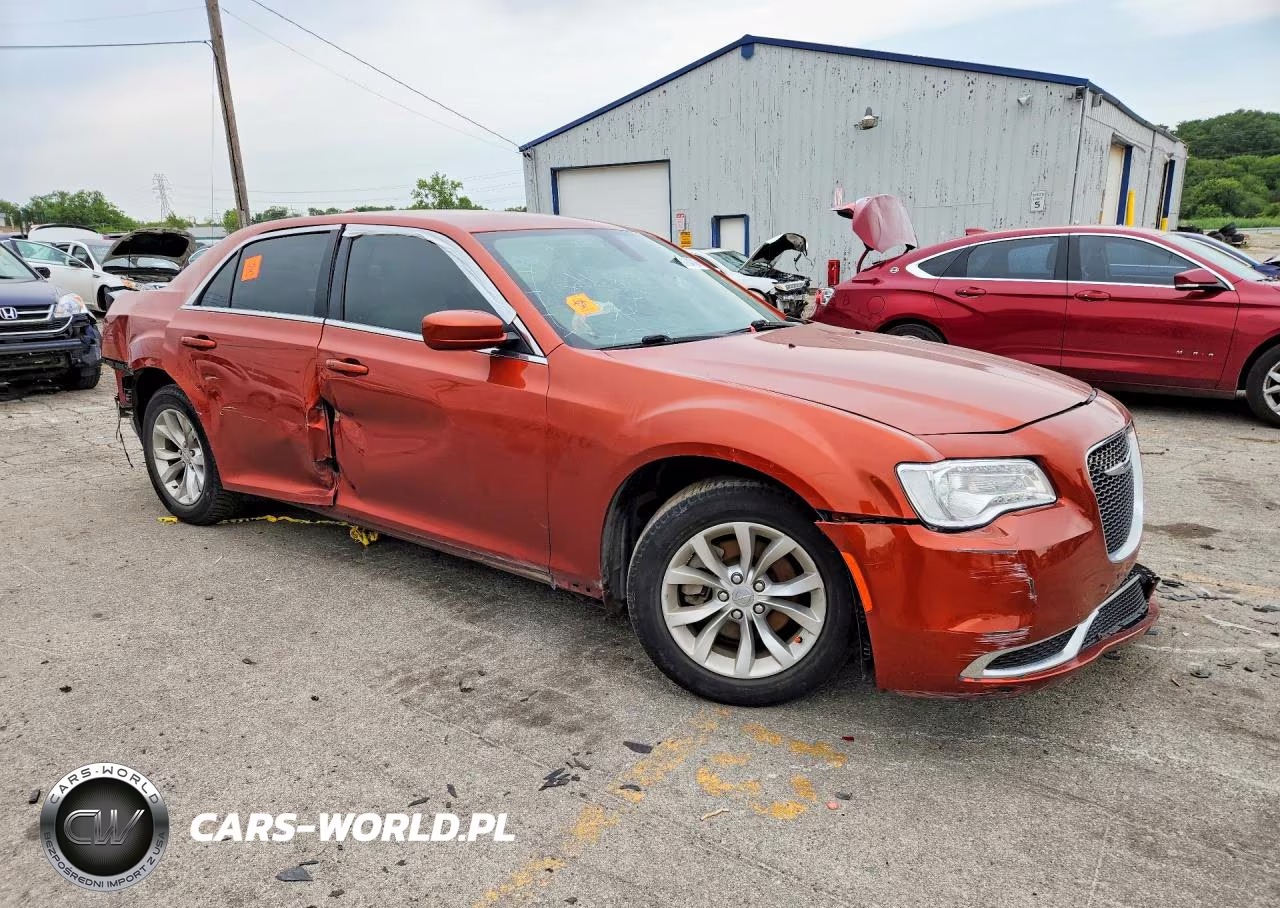 2021 Chrysler 300 Touring VIN:2C3CCAAGXMH650403 - 4