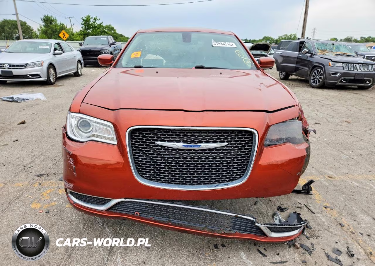 2021 Chrysler 300 Touring VIN:2C3CCAAGXMH650403 - 5