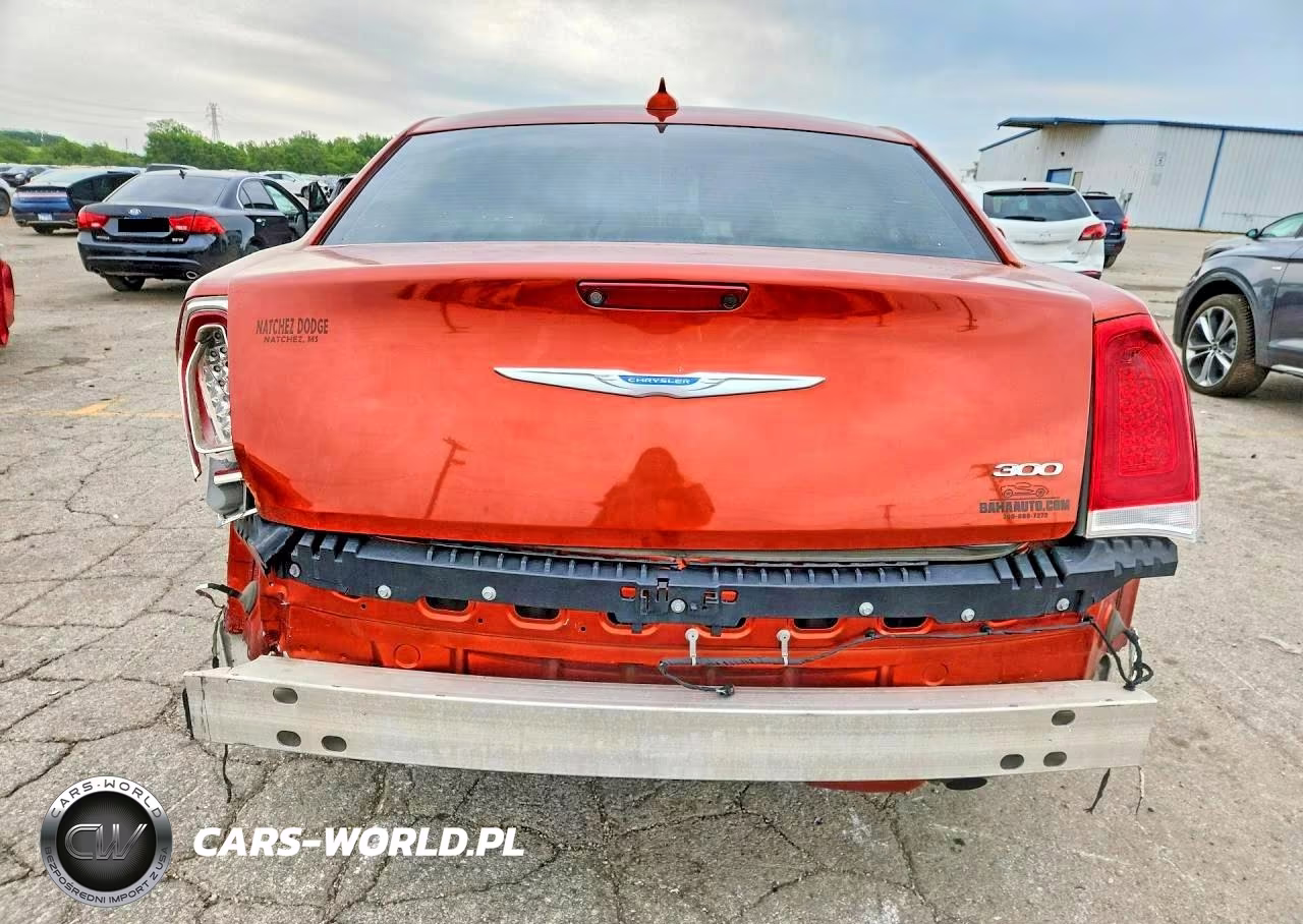 2021 Chrysler 300 Touring VIN:2C3CCAAGXMH650403 - 6