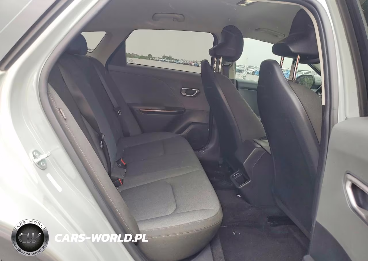 2025 Kia K4 Lxs VIN:3KPFT4DE3SE100425 - 10