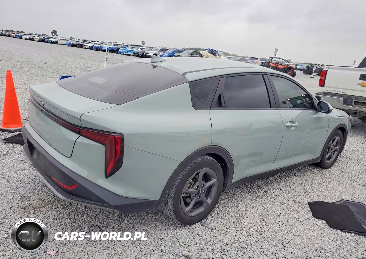 2025 Kia K4 Lxs VIN:3KPFT4DE3SE100425 - 3