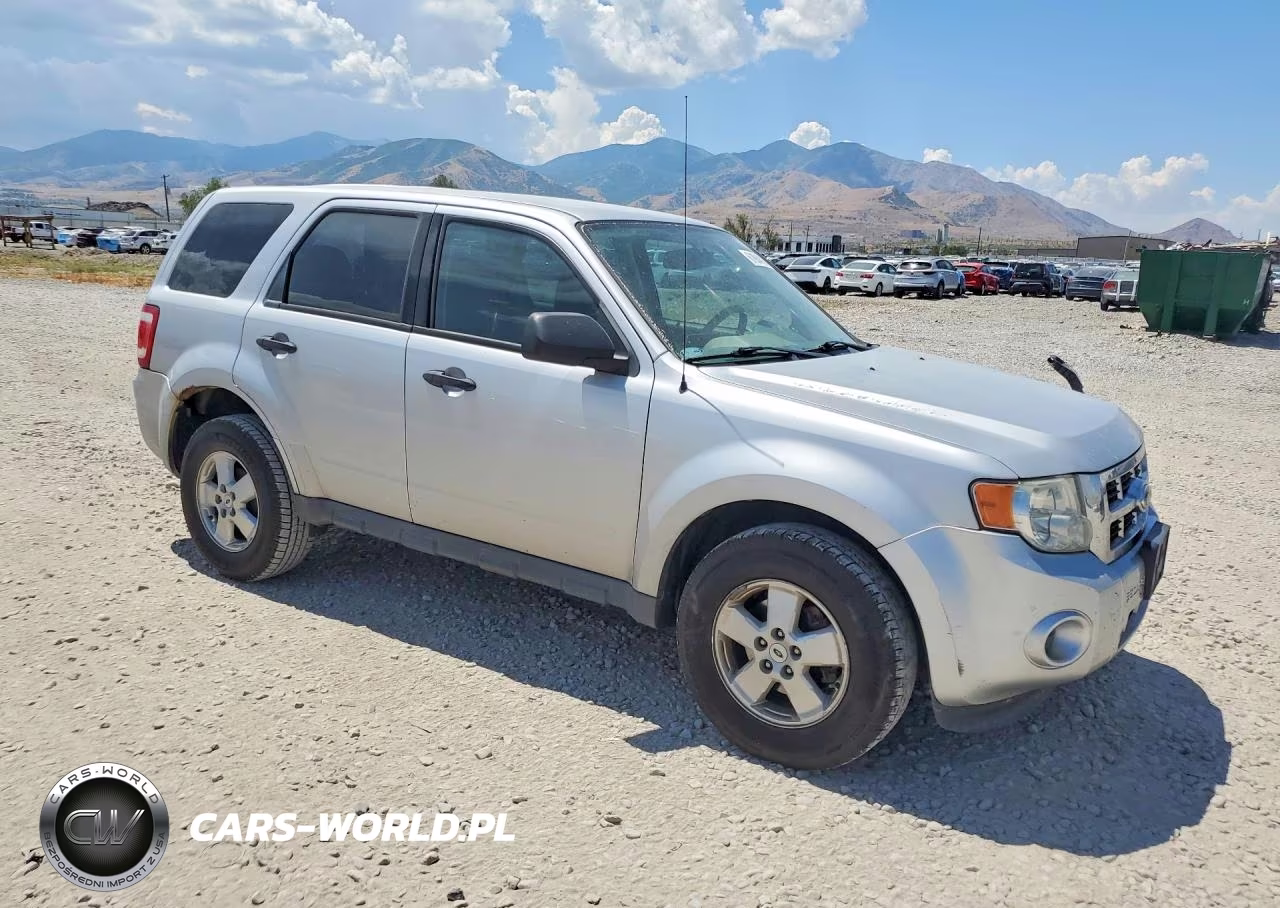 2012 Ford Escape Xls VIN:1FMCU0C70CKB31217 - 4