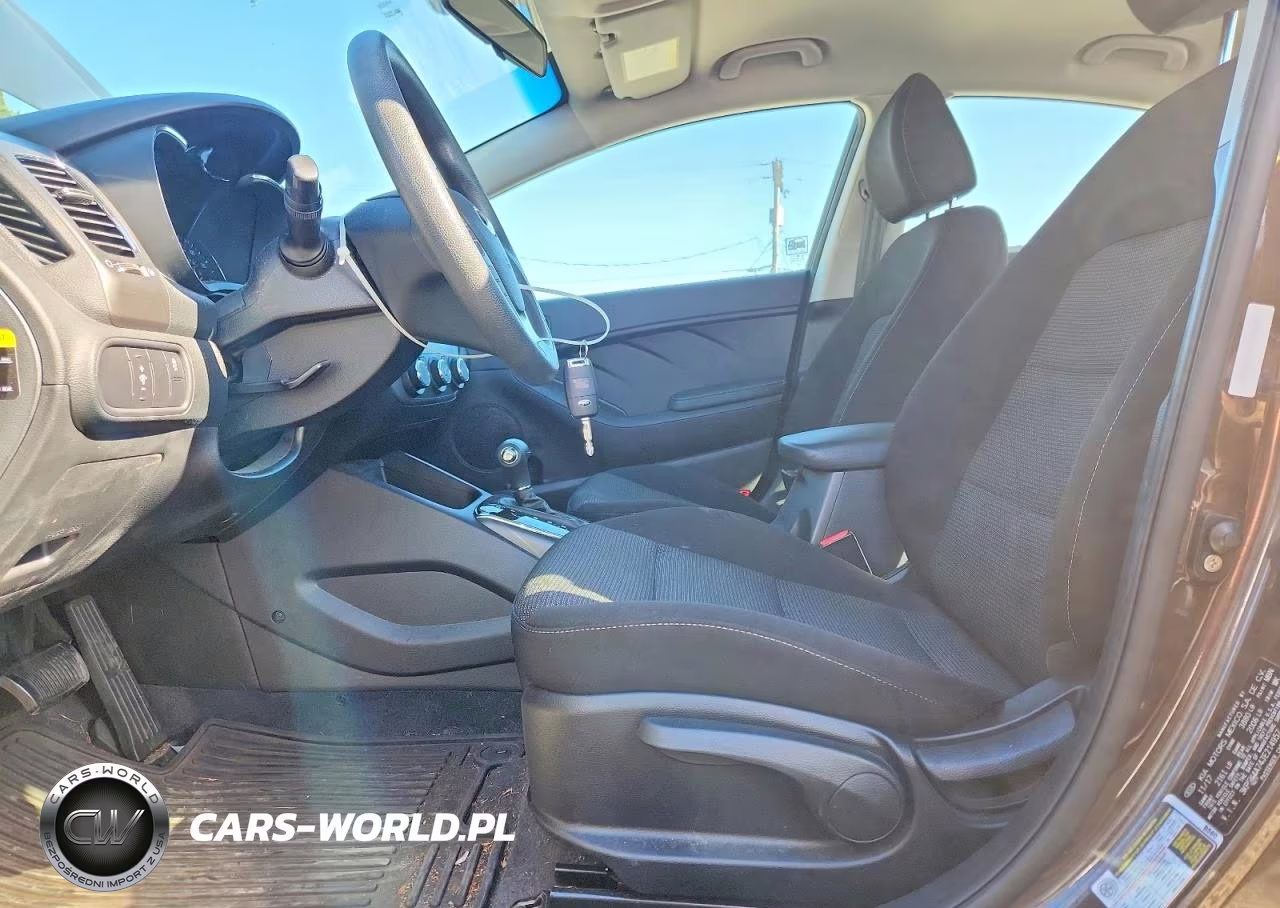 2018 Kia Forte Lx VIN:3KPFK4A74JE214957 - 7