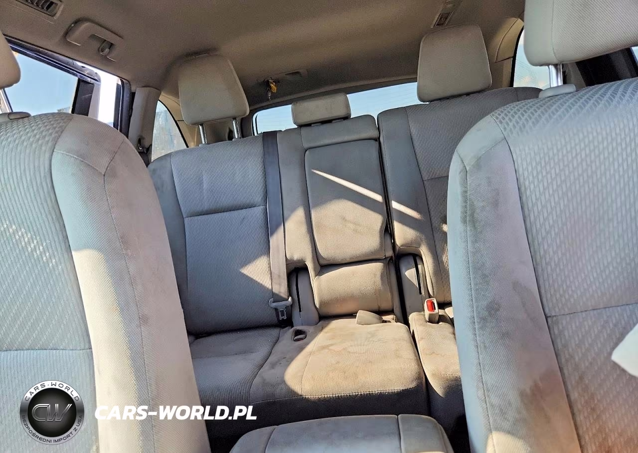 2019 Toyota Highlander Le VIN:5TDBZRFH6KS962495 - 10