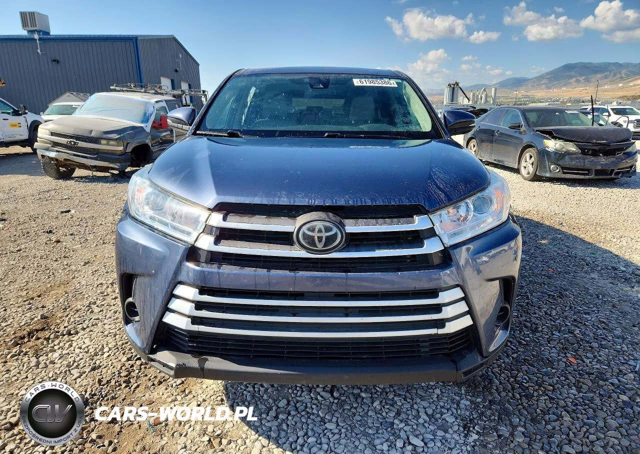 2019 Toyota Highlander Le VIN:5TDBZRFH6KS962495 - 5