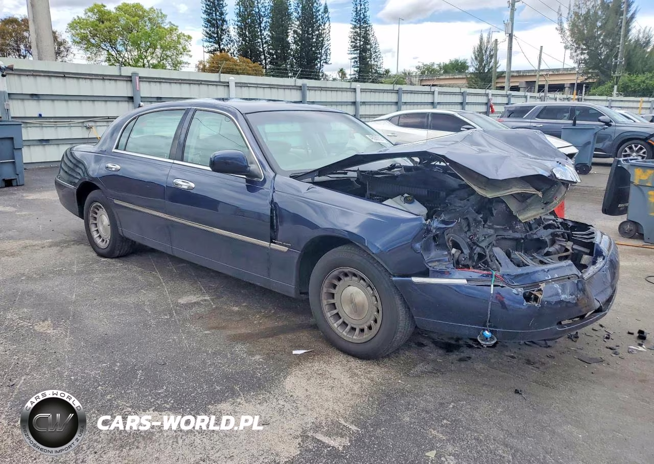 2002 Lincoln Town Car Executive VIN:1LNHM81W22Y666396 - 4