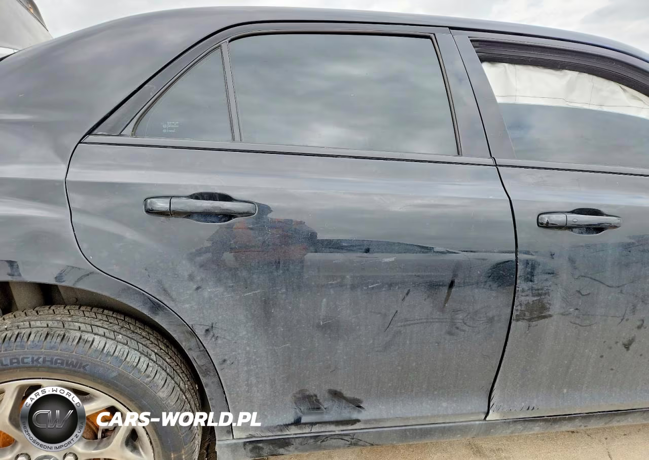 2016 Chrysler 300 S VIN:2C3CCAGGXGH136093 - 10