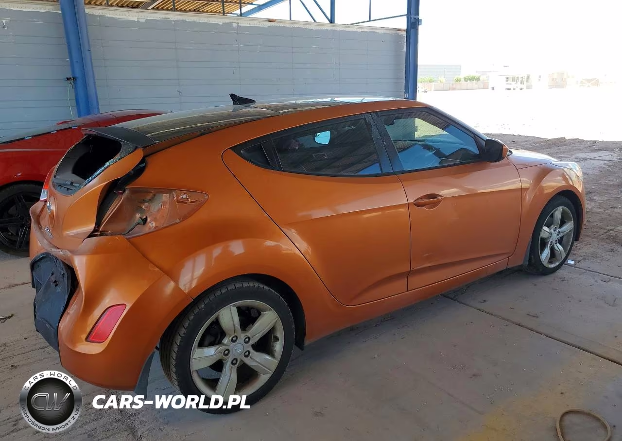 2014 Hyundai Veloster Base VIN:KMHTC6AD6EU215340 - 3