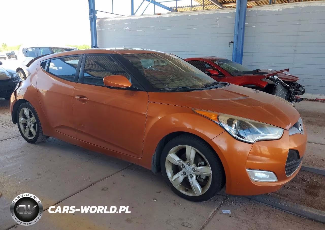 2014 Hyundai Veloster Base VIN:KMHTC6AD6EU215340 - 4