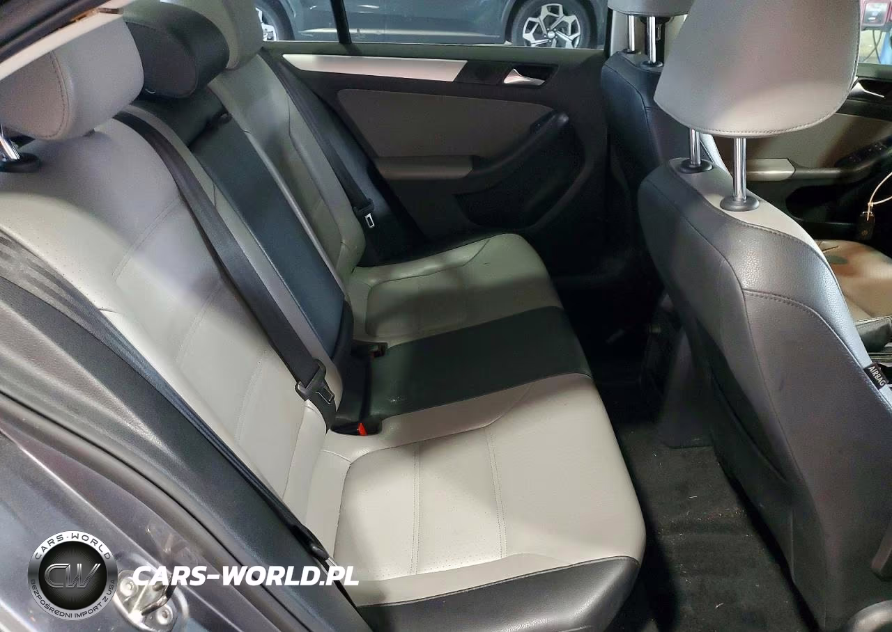 2013 Volkswagen Jetta Hybrid VIN:3VW637AJ5DM224981 - 10