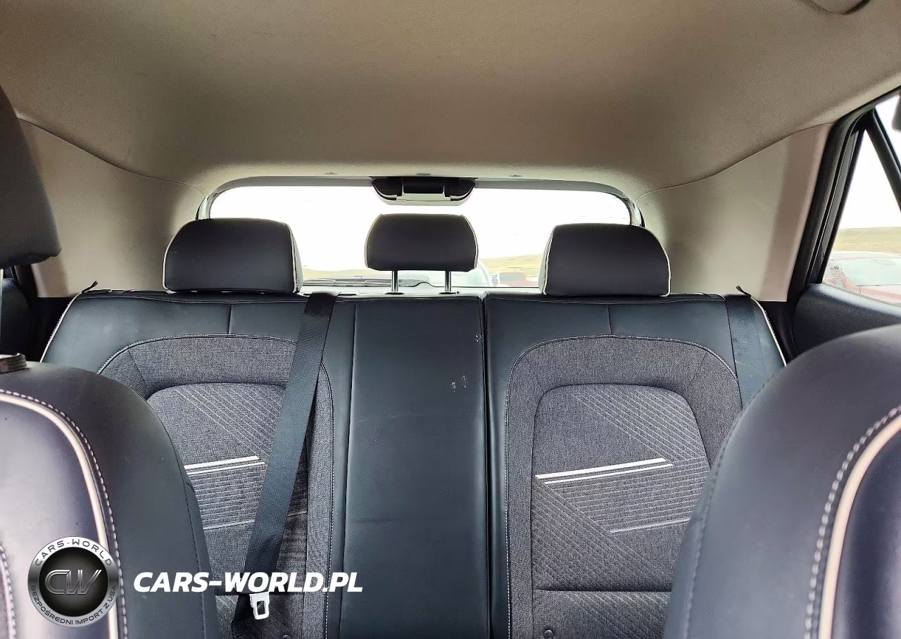 2020 Hyundai Venue Denim VIN:KMHRC8A31LU029053 - 10