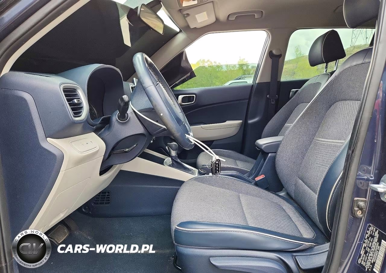 2020 Hyundai Venue Denim VIN:KMHRC8A31LU029053 - 7