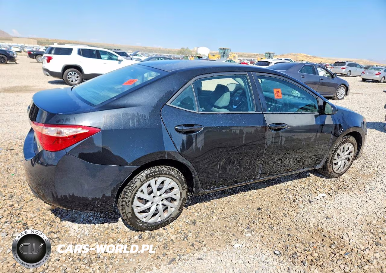 2017 Toyota Corolla Le VIN:5YFBURHE8HP706393 - 3
