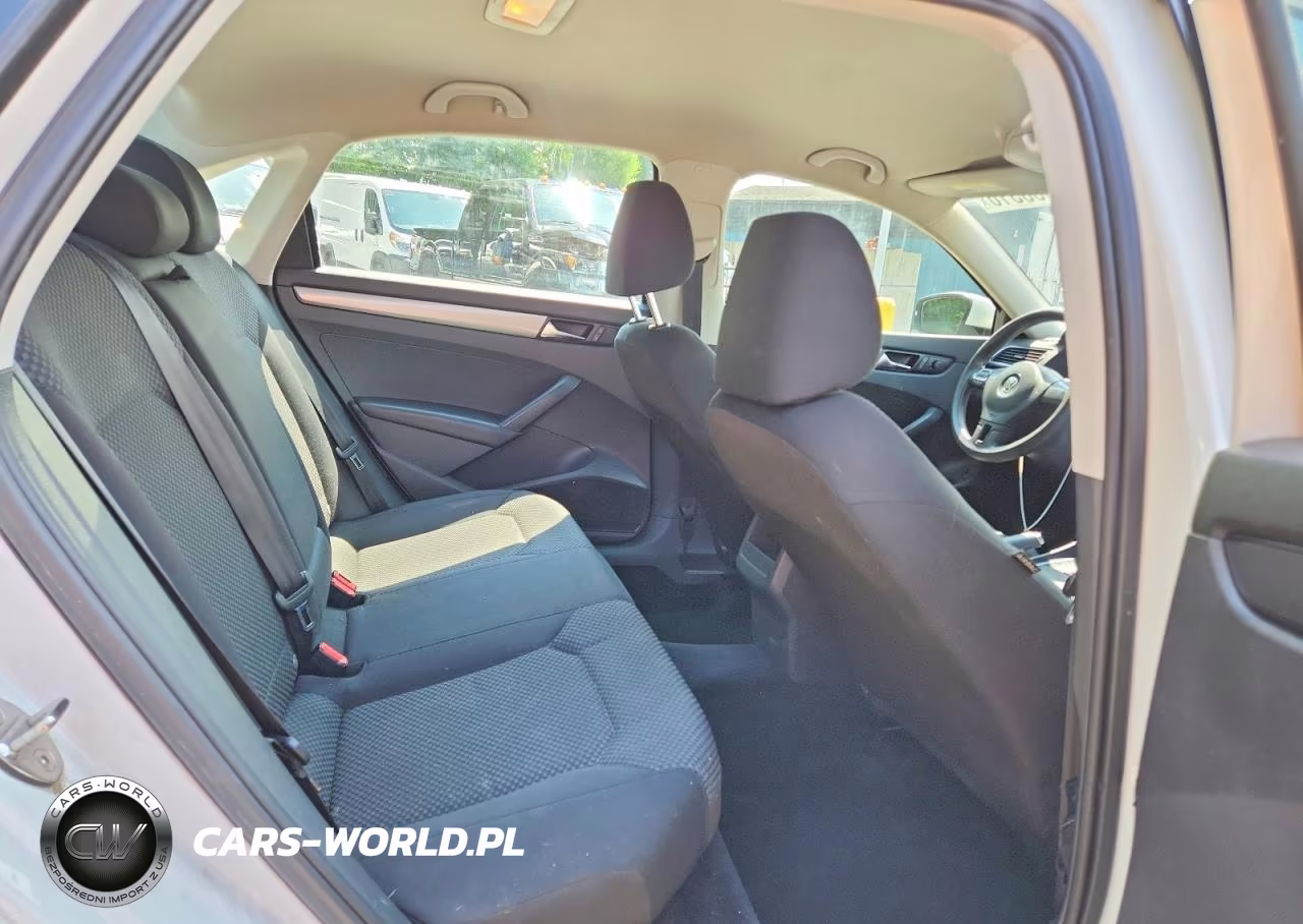 2015 Volkswagen Passat S VIN:1VWAT7A36FC017189 - 10