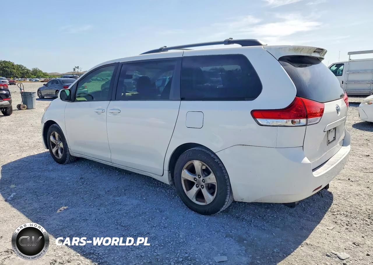 2014 Toyota Sienna Le VIN:5TDKK3DC2ES479762 - 2