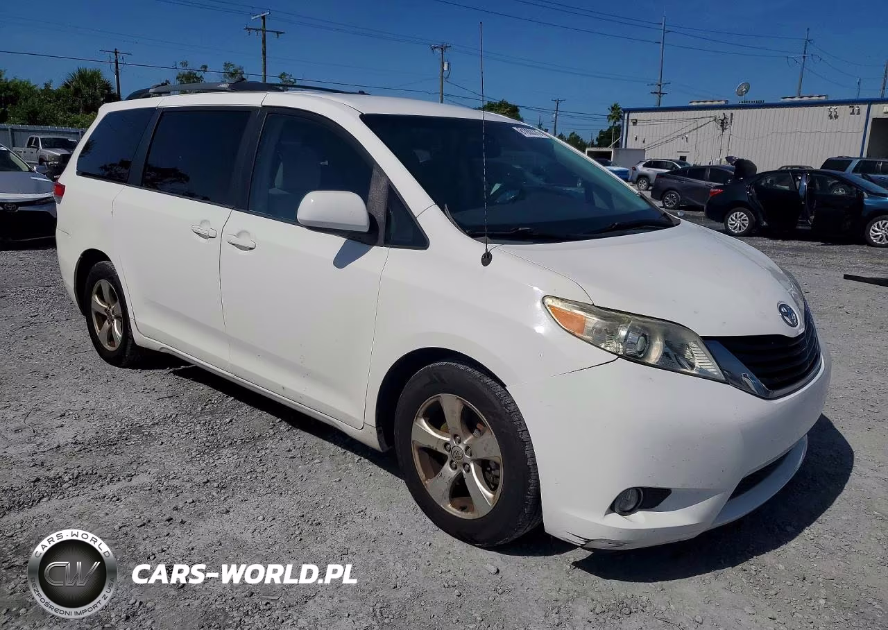 2014 Toyota Sienna Le VIN:5TDKK3DC2ES479762 - 4