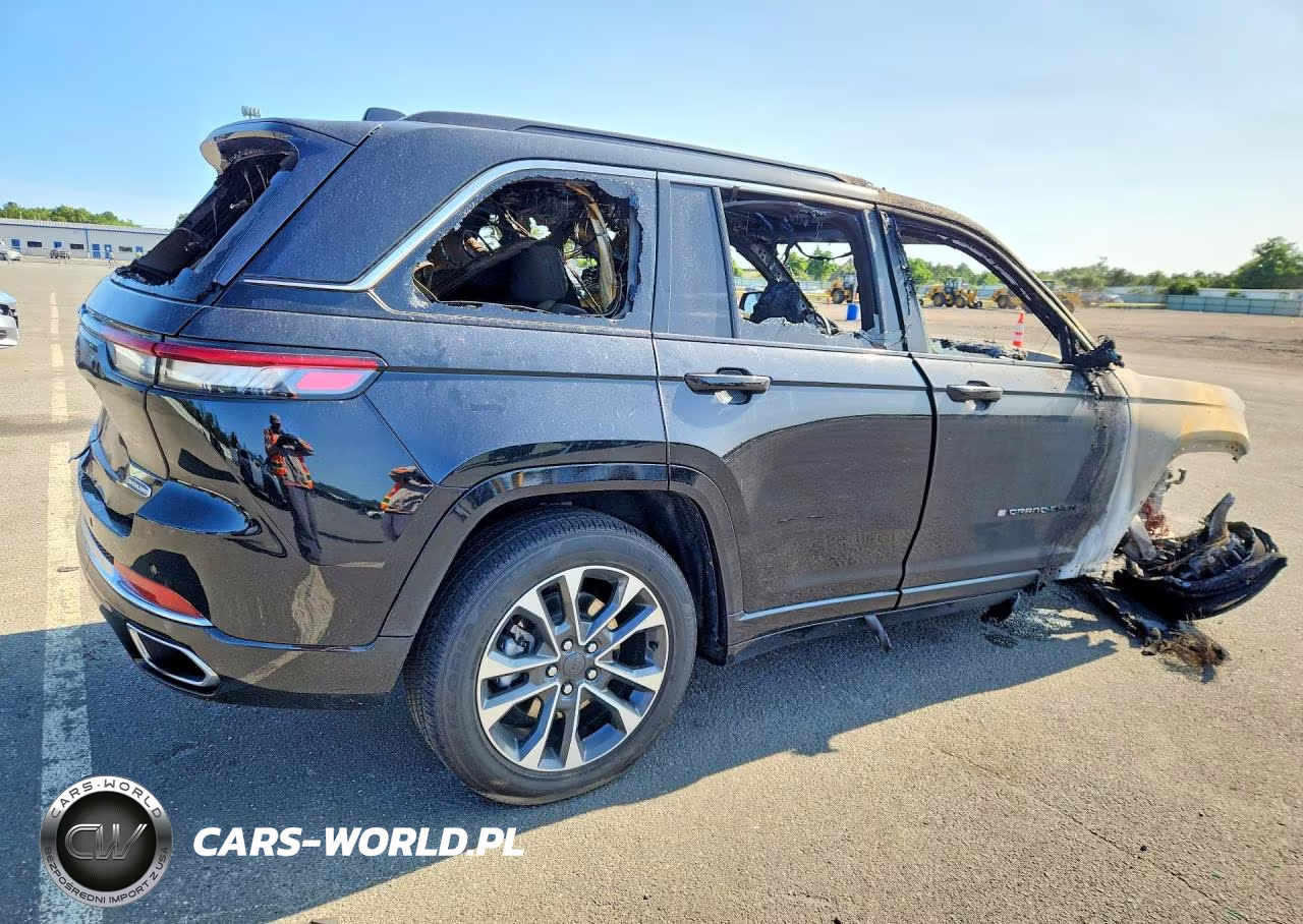 2024 Jeep Grand Cherokee Overland 4Xe VIN:1C4RJYD64RC109946 - 3