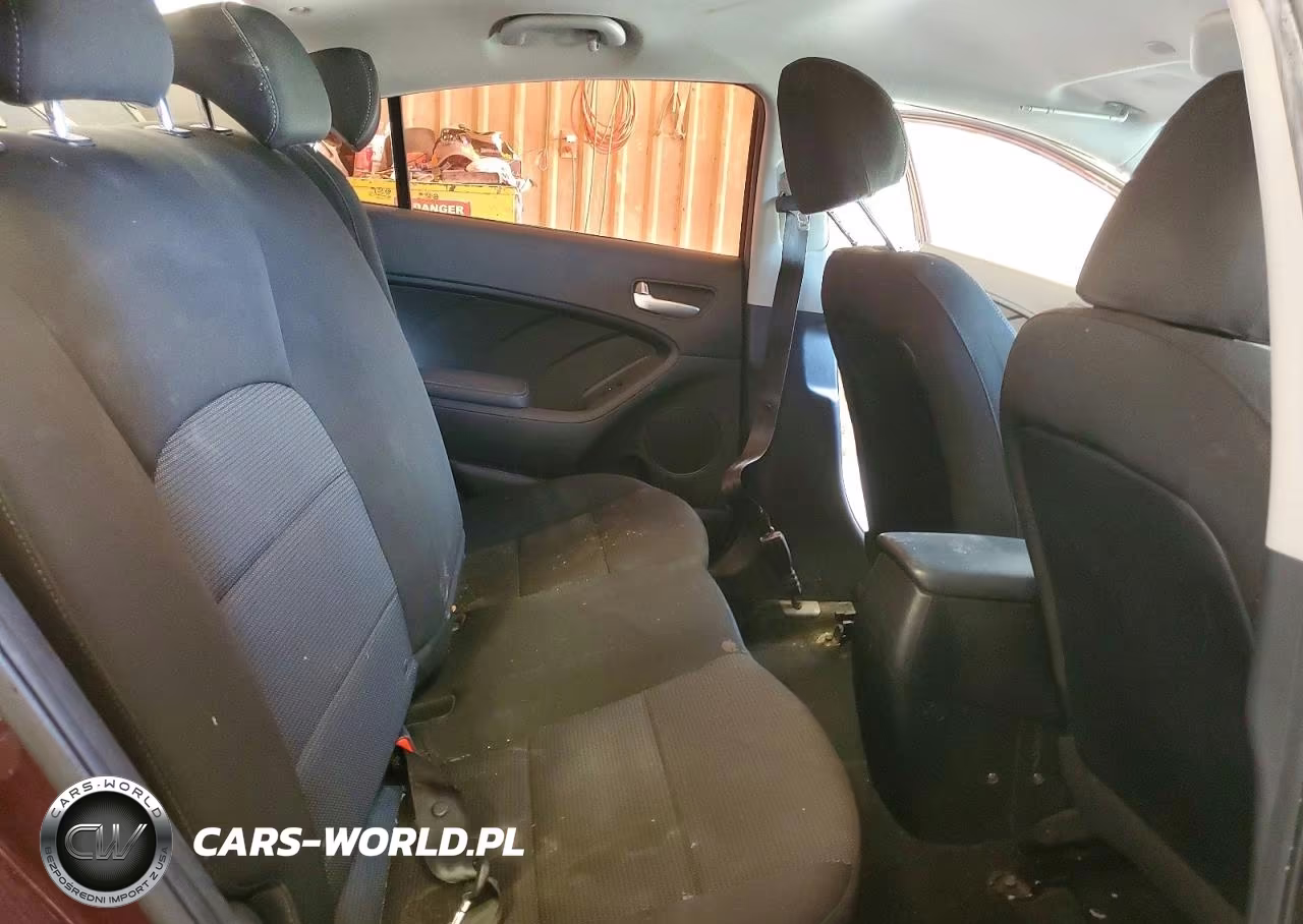 2018 Kia Forte Lx VIN:3KPFK4A78JE280833 - 10