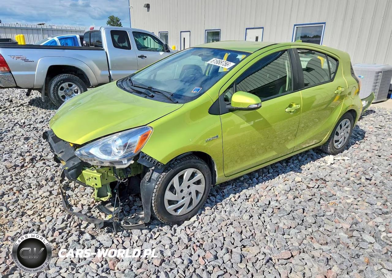 2015 Toyota Prius C Three – zdjęcie 1 z 13