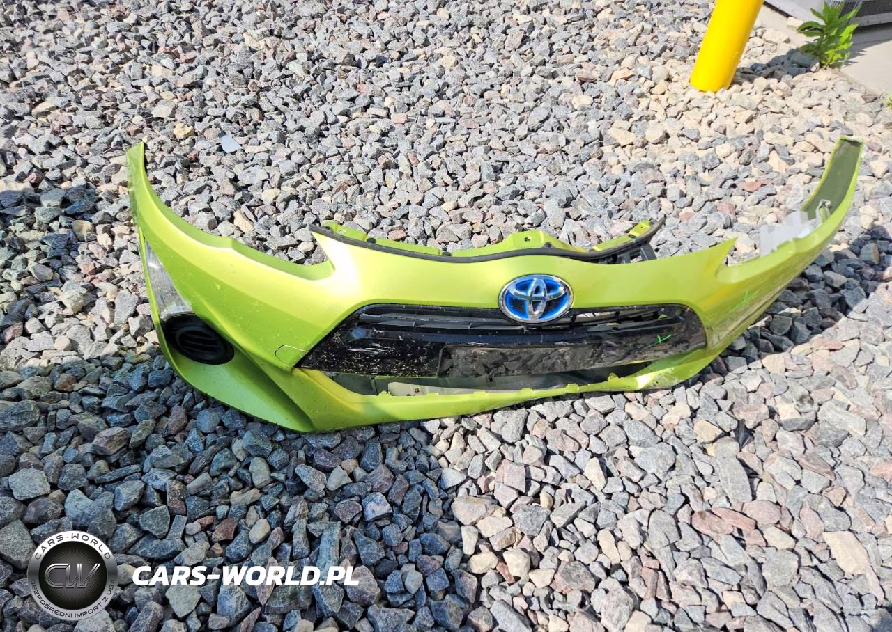 2015 Toyota Prius C Three VIN:JTDKDTB36F1087413 - 12