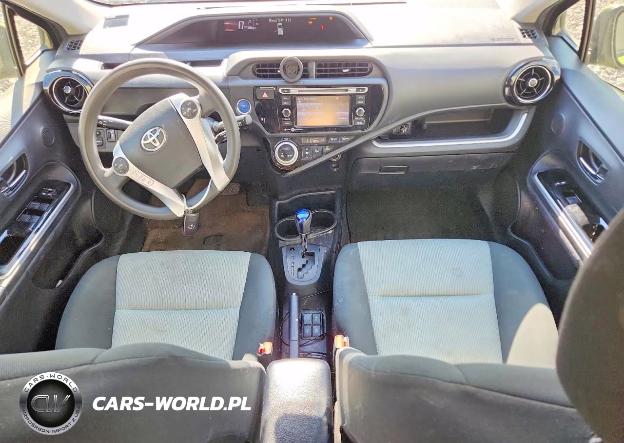 2015 Toyota Prius C Three VIN:JTDKDTB36F1087413 - 8