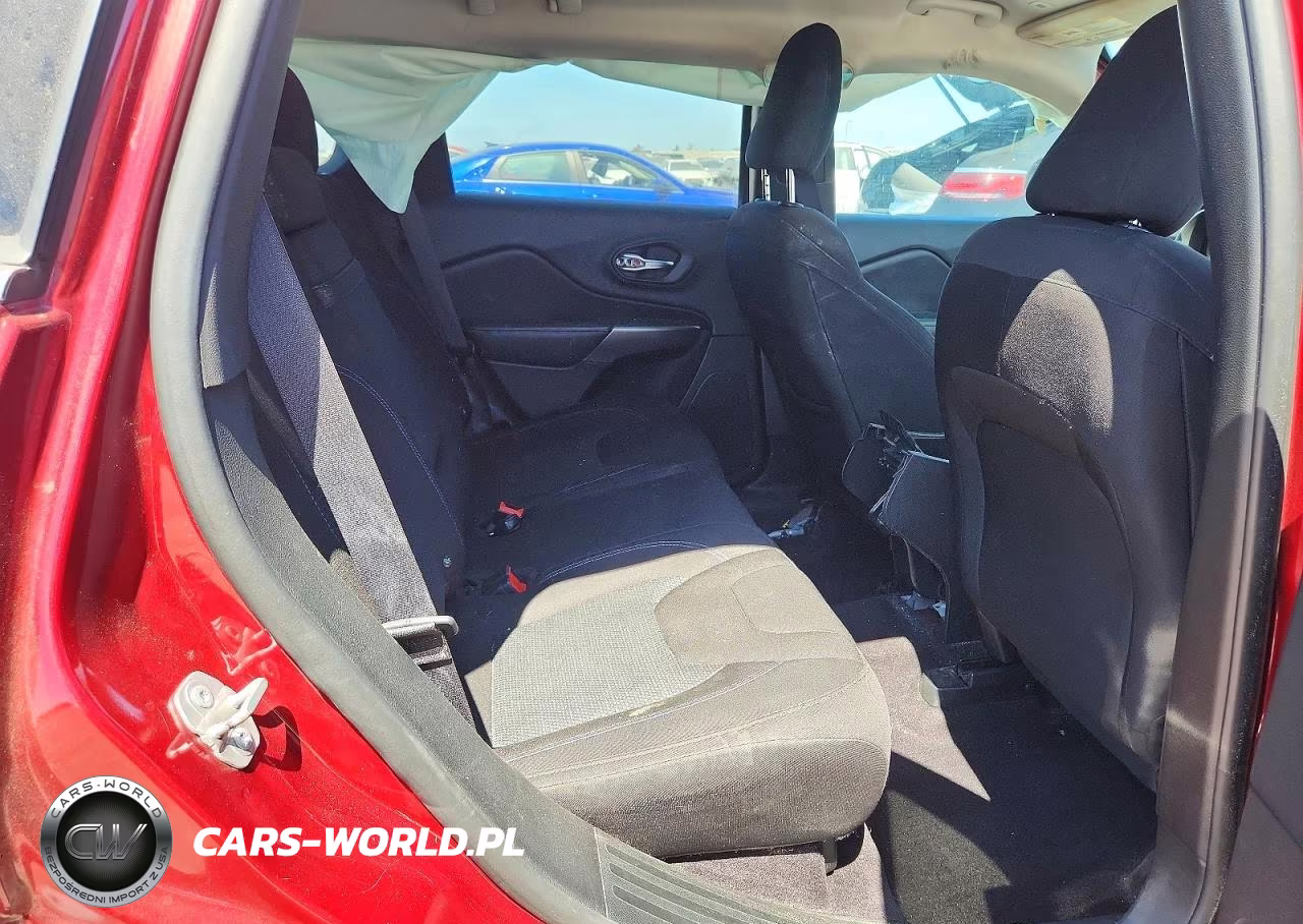 2019 Jeep Cherokee Latitude VIN:1C4PJLCX5KD143706 - 11