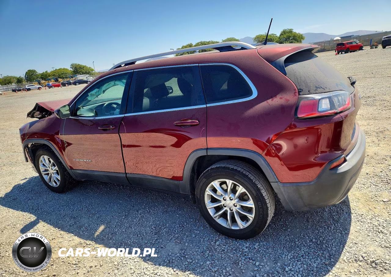 2019 Jeep Cherokee Latitude VIN:1C4PJLCX5KD143706 - 2