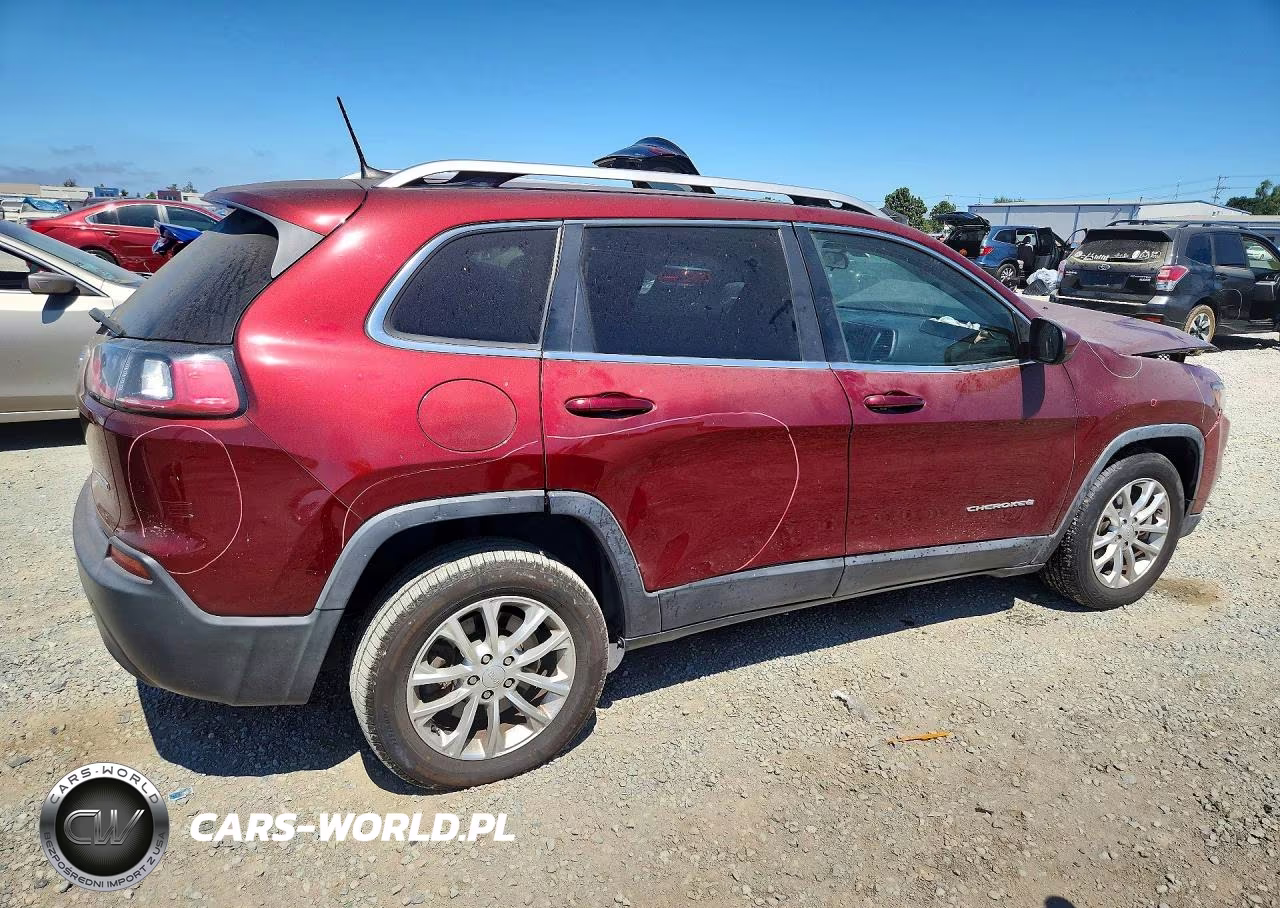 2019 Jeep Cherokee Latitude VIN:1C4PJLCX5KD143706 - 3