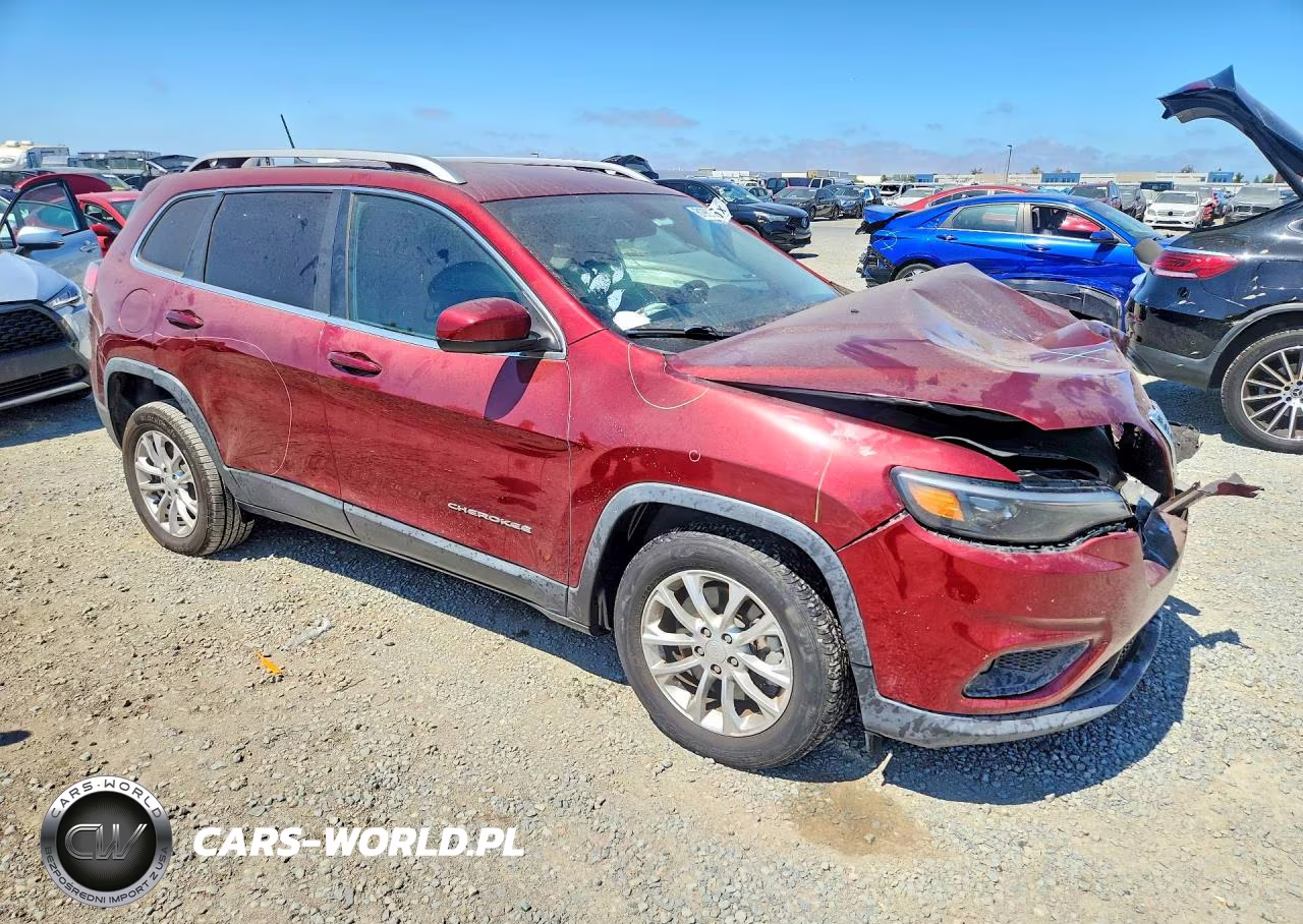 2019 Jeep Cherokee Latitude VIN:1C4PJLCX5KD143706 - 4