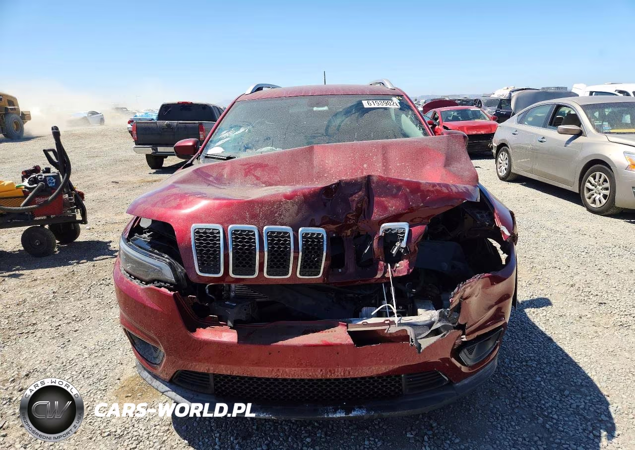 2019 Jeep Cherokee Latitude VIN:1C4PJLCX5KD143706 - 5