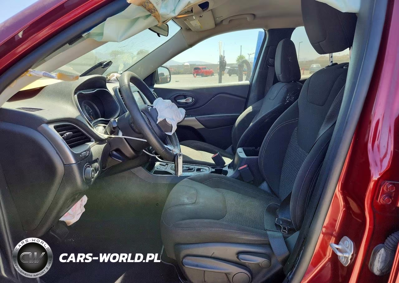 2019 Jeep Cherokee Latitude VIN:1C4PJLCX5KD143706 - 7