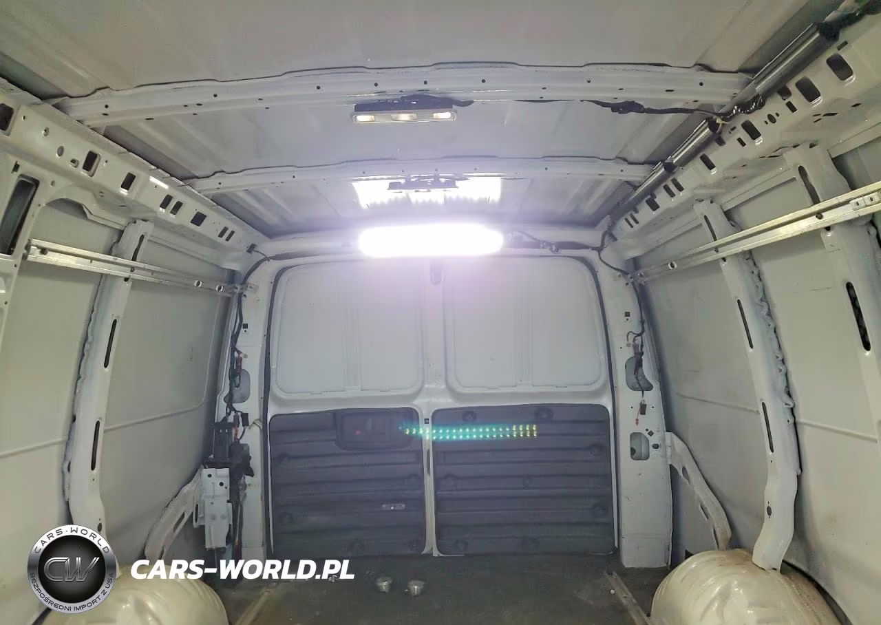 2023 Chevrolet Express G2500 VIN:1GCWGAFPXP1160309 - 10