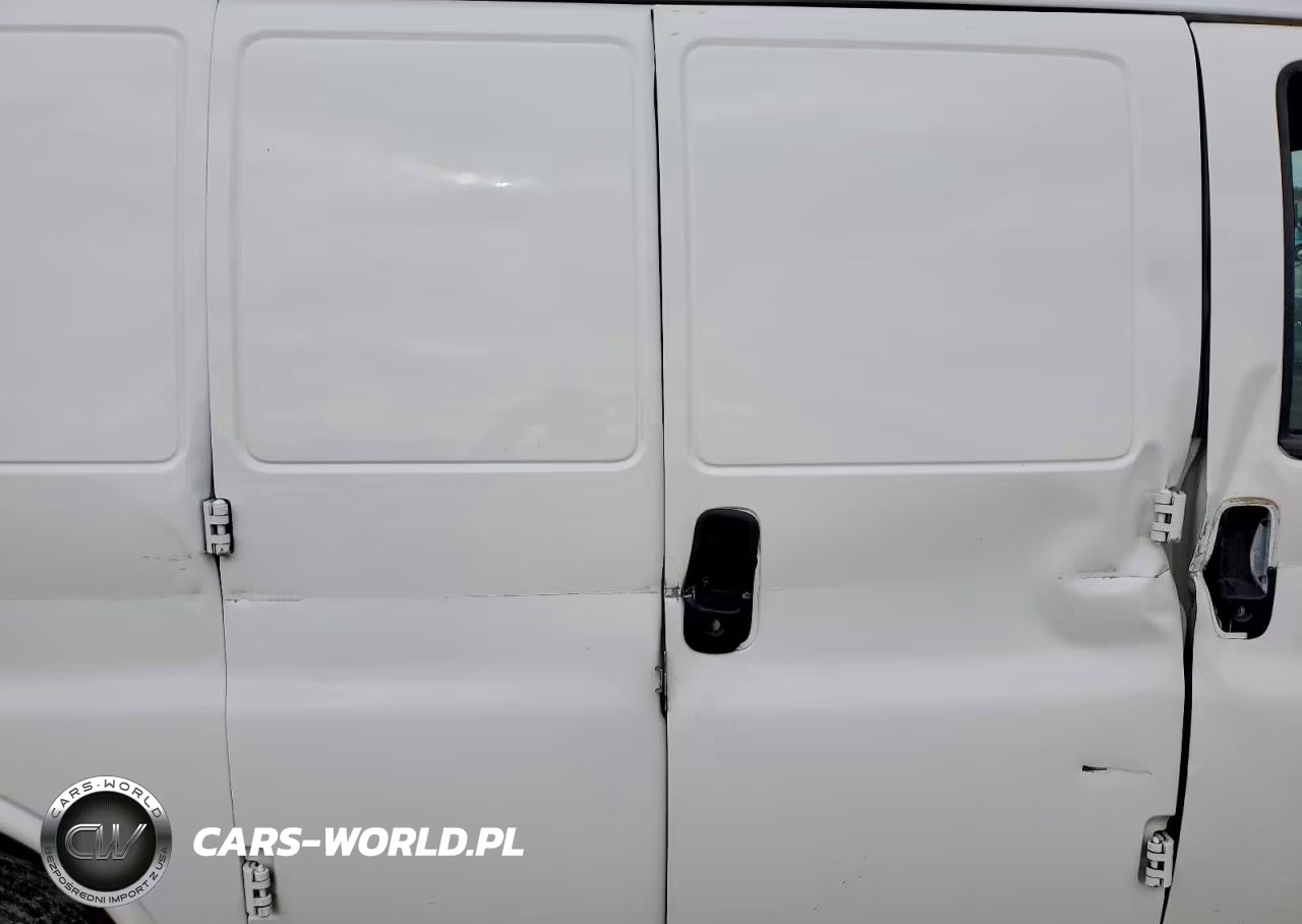 2023 Chevrolet Express G2500 VIN:1GCWGAFPXP1160309 - 11