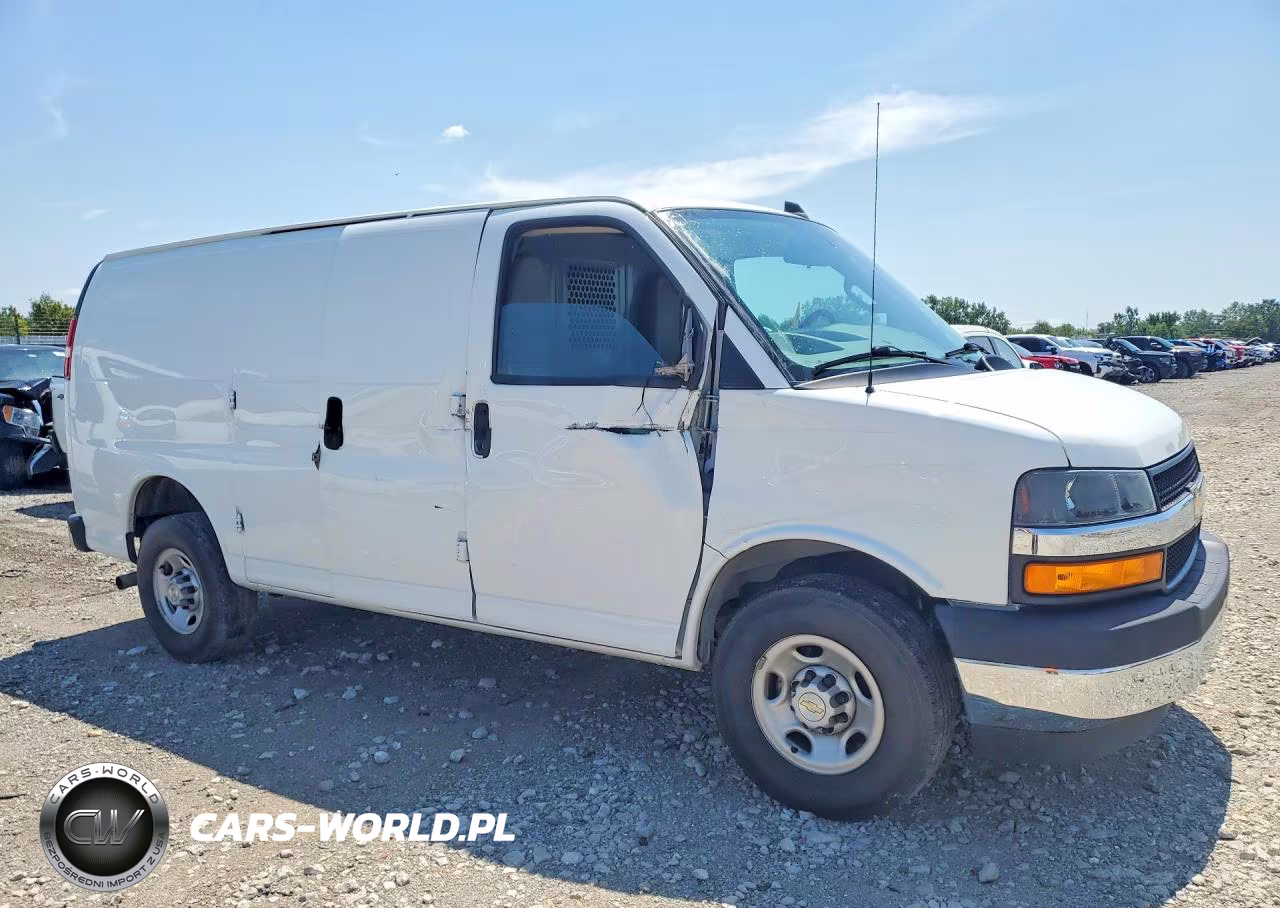 2023 Chevrolet Express G2500 VIN:1GCWGAFPXP1160309 - 4