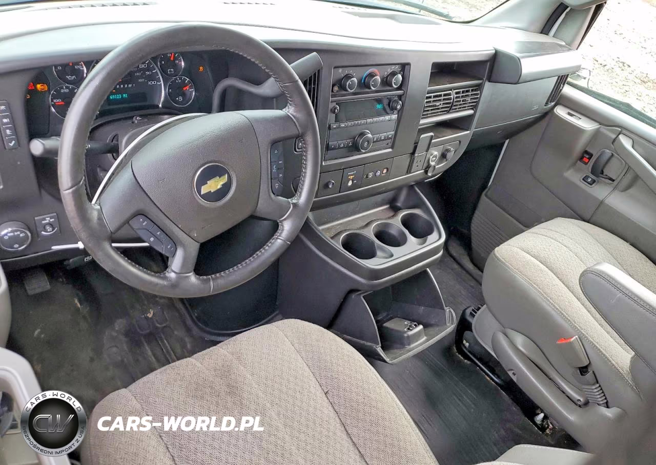 2023 Chevrolet Express G2500 VIN:1GCWGAFPXP1160309 - 8