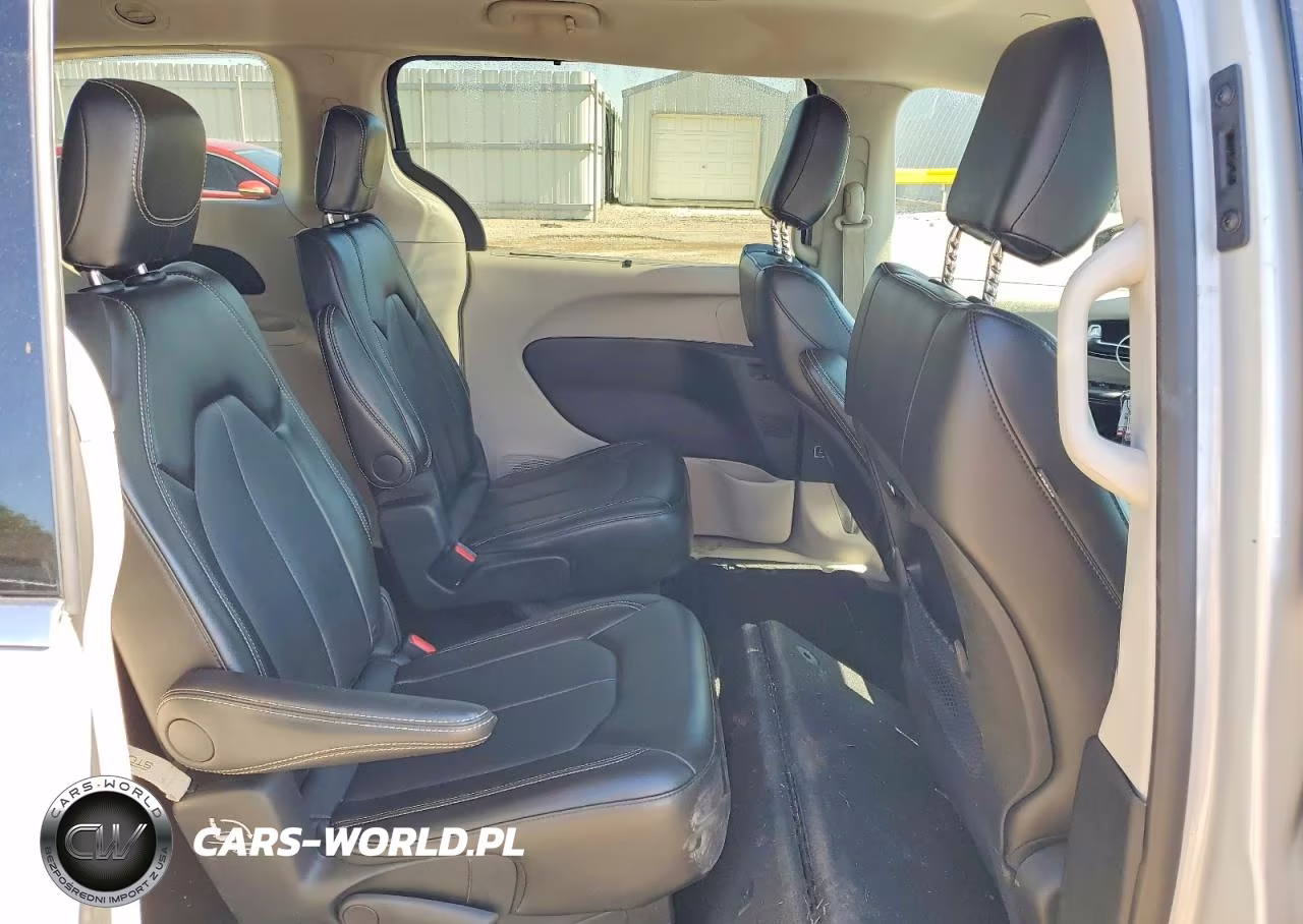 2024 Chrysler Pacifica Touring L VIN:2C4RC1BG2RR129570 - 11