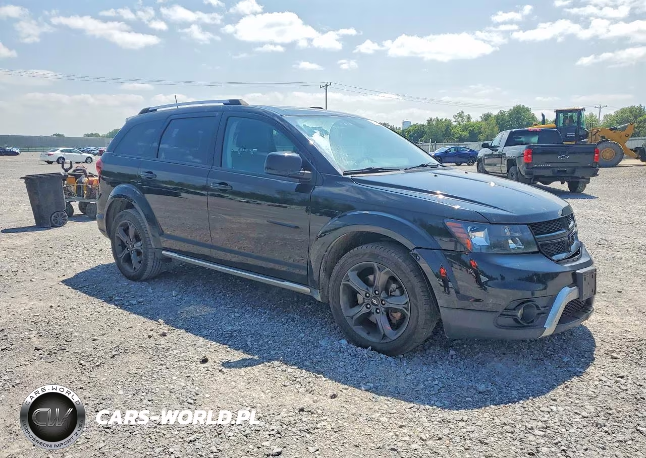 2018 Dodge Journey Crossroad VIN:3C4PDDGG4JT514869 - 4