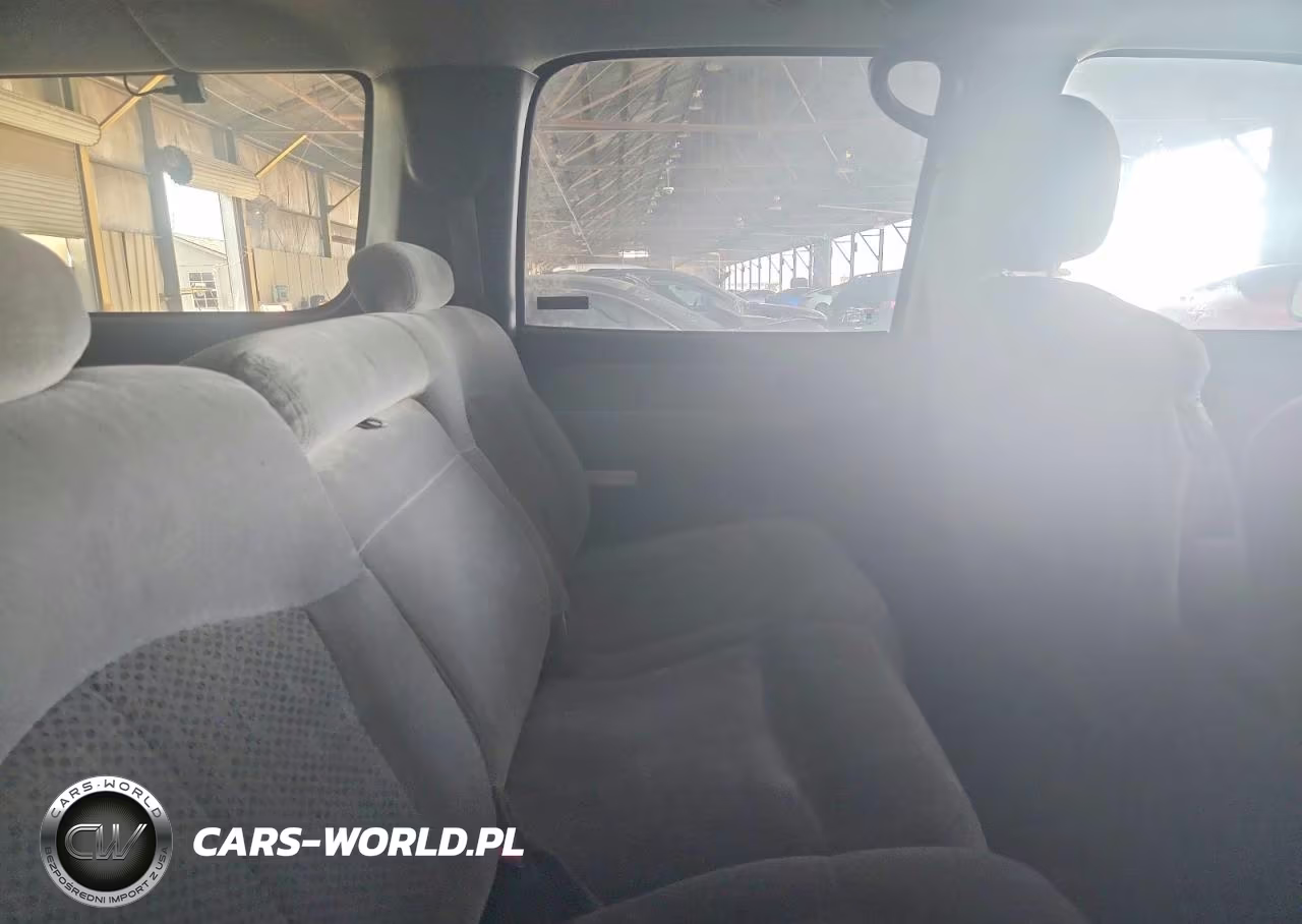 2001 Chevrolet Suburban K1500 VIN:3GNFK16T81G196608 - 11