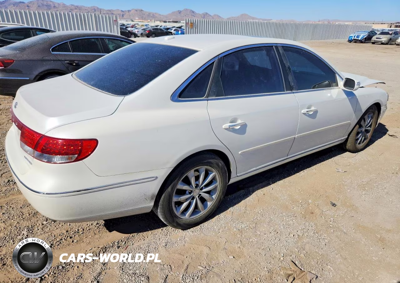 2008 Hyundai Azera Limited VIN:KMHFC46FX8A309240 - 3