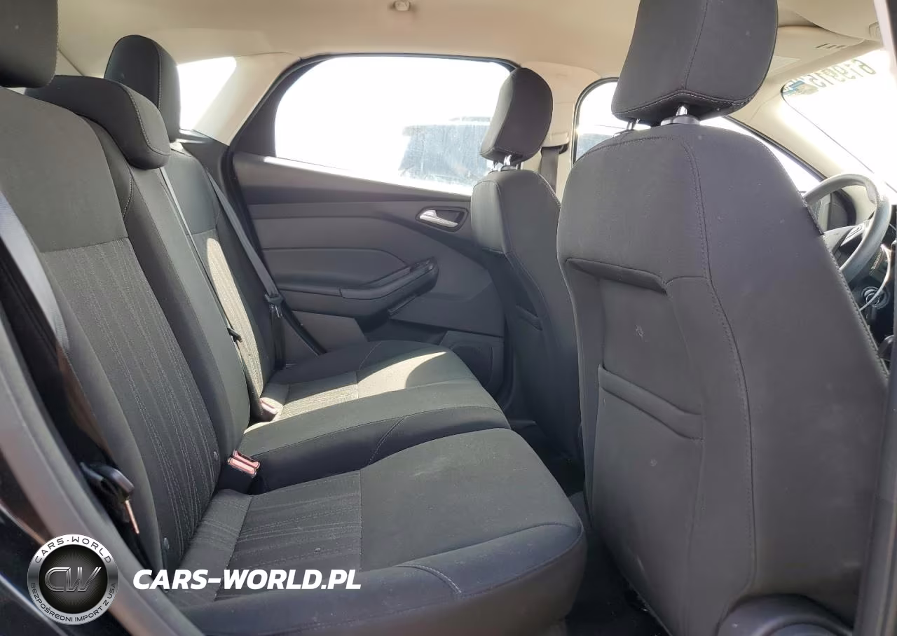 2015 Ford Focus Se VIN:1FADP3K22FL327154 - 10