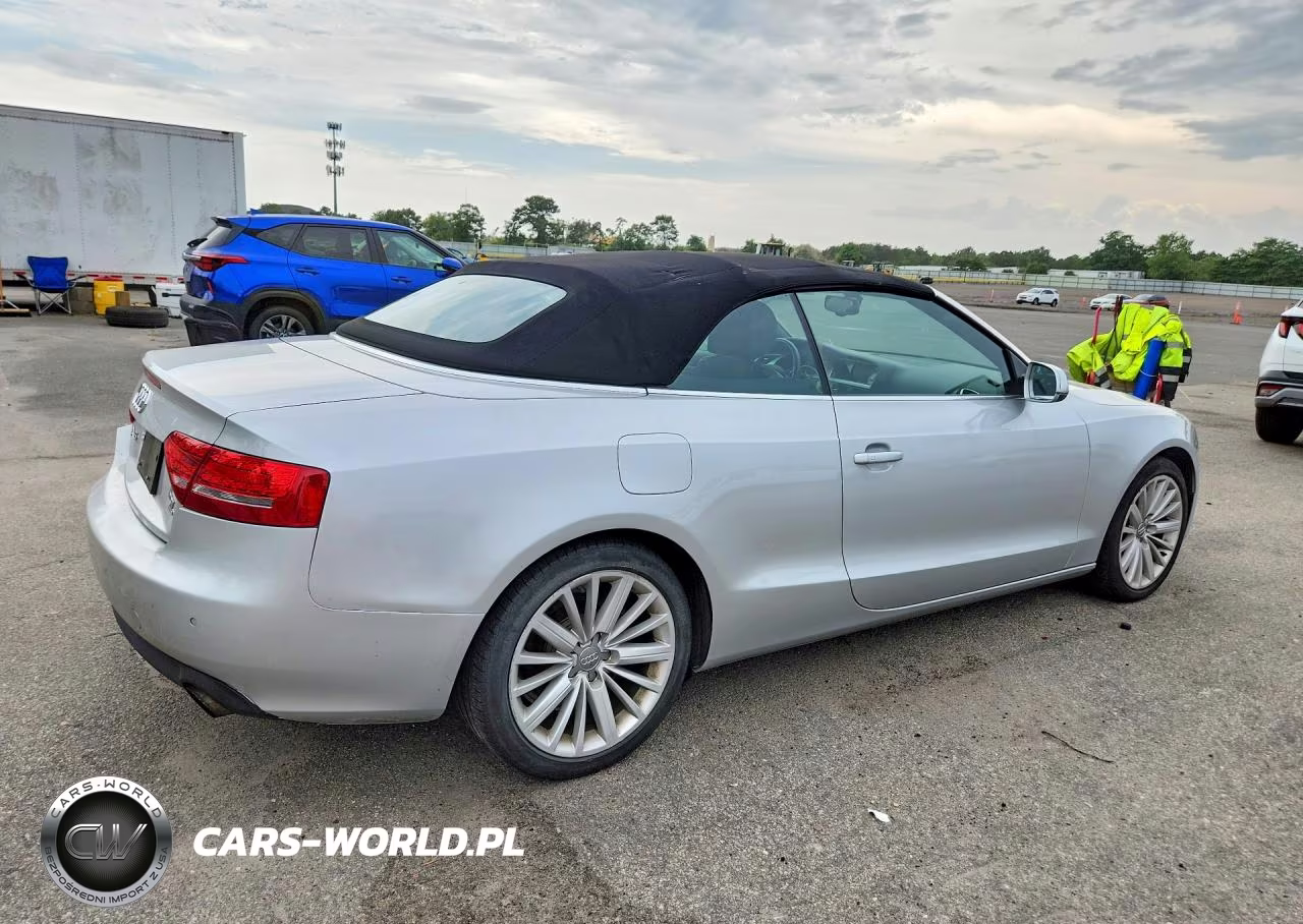 2011 Audi A5 Premium Plus VIN:WAULFAFH9BN001939 - 3