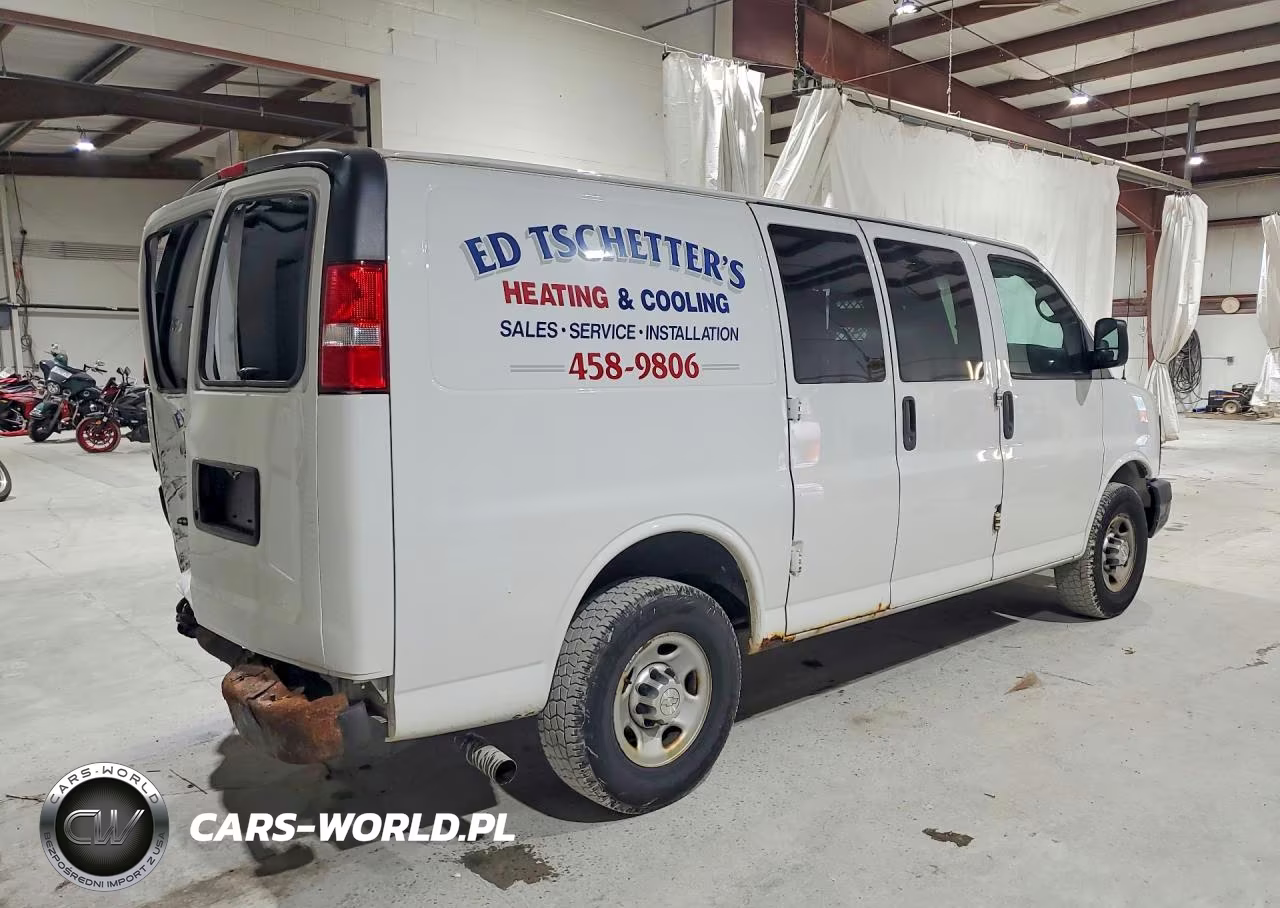 2015 Chevrolet Express G2500 VIN:1GCWGFCF5F1286293 - 3