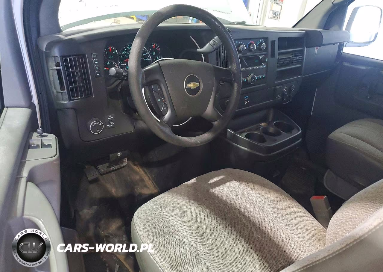 2015 Chevrolet Express G2500 VIN:1GCWGFCF5F1286293 - 8