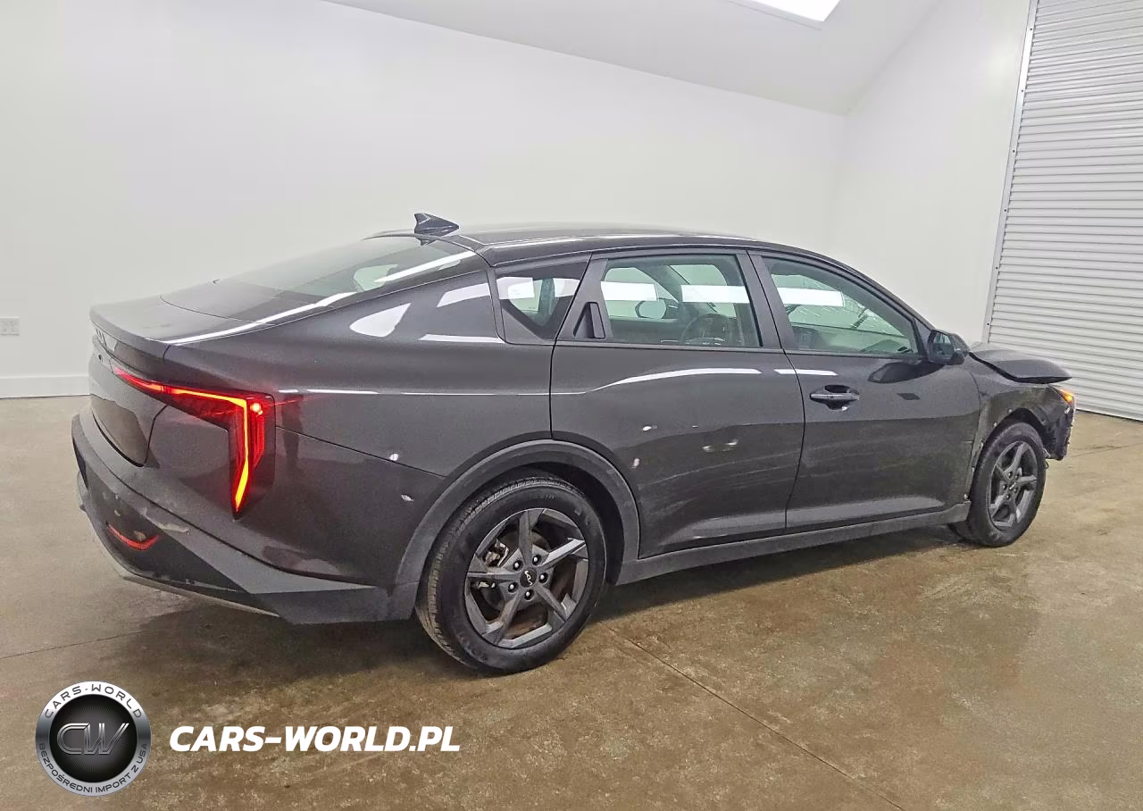 2025 Kia K4 Lxs VIN:3KPFT4DE7SE182773 - 3