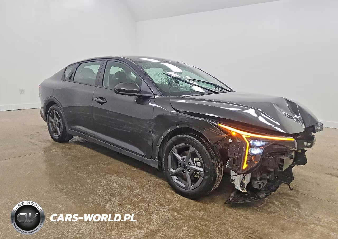 2025 Kia K4 Lxs VIN:3KPFT4DE7SE182773 - 4